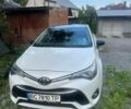 Белый Тойота Авенсис, объемом двигателя 1.6 л и пробегом 240 тыс. км за 12000 $, фото 1 на Automoto.ua