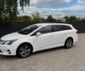 Белый Тойота Авенсис, объемом двигателя 2 л и пробегом 253 тыс. км за 12000 $, фото 1 на Automoto.ua