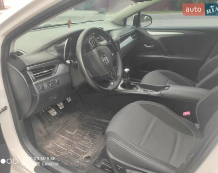 Белый Тойота Авенсис, объемом двигателя 2 л и пробегом 272 тыс. км за 12999 $, фото 11 на Automoto.ua