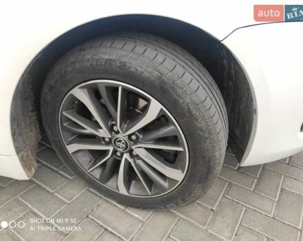 Белый Тойота Авенсис, объемом двигателя 2 л и пробегом 272 тыс. км за 12999 $, фото 3 на Automoto.ua