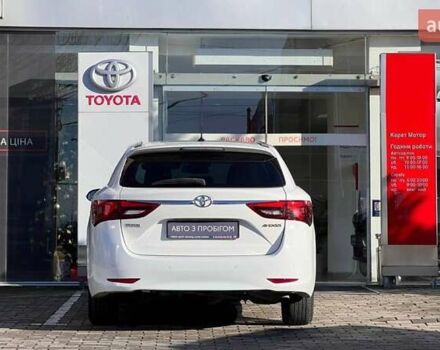 Белый Тойота Авенсис, объемом двигателя 2 л и пробегом 194 тыс. км за 12384 $, фото 4 на Automoto.ua