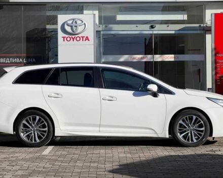 Белый Тойота Авенсис, объемом двигателя 2 л и пробегом 194 тыс. км за 12435 $, фото 4 на Automoto.ua