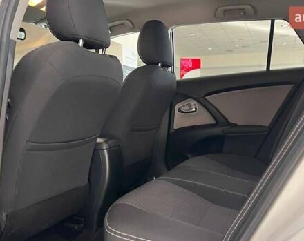 Белый Тойота Авенсис, объемом двигателя 2 л и пробегом 194 тыс. км за 12384 $, фото 11 на Automoto.ua