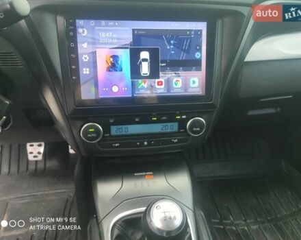 Белый Тойота Авенсис, объемом двигателя 2 л и пробегом 272 тыс. км за 12999 $, фото 7 на Automoto.ua