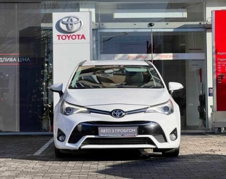 Белый Тойота Авенсис, объемом двигателя 2 л и пробегом 194 тыс. км за 12435 $, фото 3 на Automoto.ua