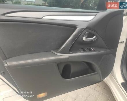 Белый Тойота Авенсис, объемом двигателя 2 л и пробегом 272 тыс. км за 12999 $, фото 12 на Automoto.ua