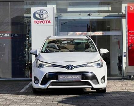Белый Тойота Авенсис, объемом двигателя 2 л и пробегом 194 тыс. км за 12384 $, фото 6 на Automoto.ua
