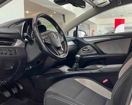 Белый Тойота Авенсис, объемом двигателя 2 л и пробегом 194 тыс. км за 12435 $, фото 11 на Automoto.ua