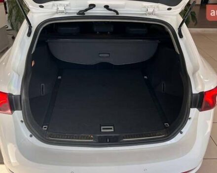 Белый Тойота Авенсис, объемом двигателя 2 л и пробегом 194 тыс. км за 12384 $, фото 10 на Automoto.ua