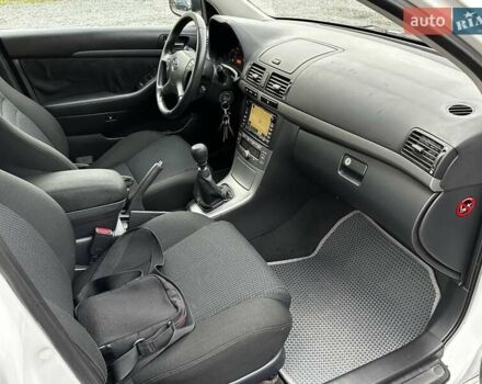 Белый Тойота Авенсис, объемом двигателя 2 л и пробегом 308 тыс. км за 5750 $, фото 11 на Automoto.ua