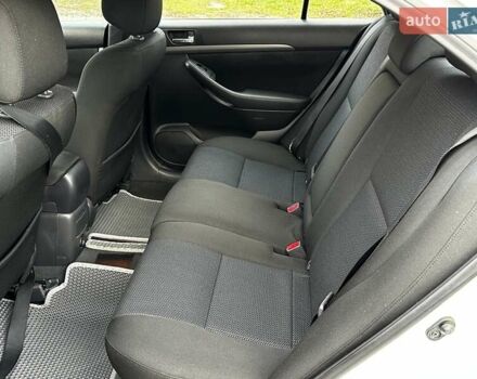 Белый Тойота Авенсис, объемом двигателя 2 л и пробегом 308 тыс. км за 5750 $, фото 10 на Automoto.ua