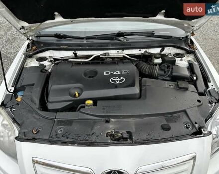 Белый Тойота Авенсис, объемом двигателя 2 л и пробегом 308 тыс. км за 5750 $, фото 14 на Automoto.ua