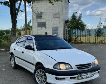 Білий Тойота Авенсіс, об'ємом двигуна 2 л та пробігом 329 тис. км за 2200 $, фото 1 на Automoto.ua
