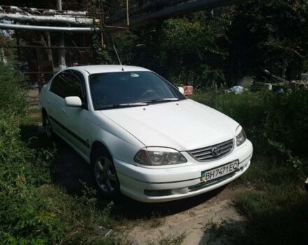Белый Тойота Авенсис, объемом двигателя 2 л и пробегом 305 тыс. км за 5000 $, фото 1 на Automoto.ua