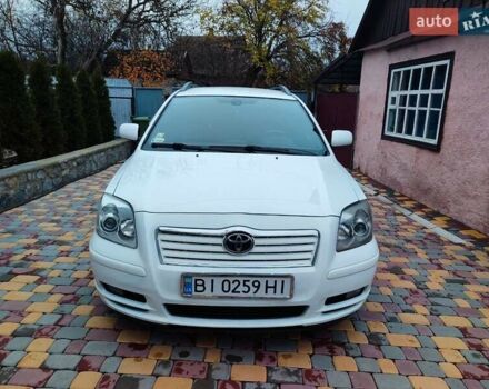 Белый Тойота Авенсис, объемом двигателя 2 л и пробегом 376 тыс. км за 5700 $, фото 1 на Automoto.ua