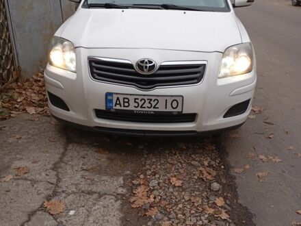 Білий Тойота Авенсіс, об'ємом двигуна 1.8 л та пробігом 240 тис. км за 5800 $, фото 1 на Automoto.ua