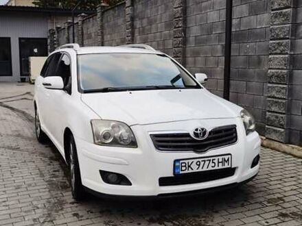 Белый Тойота Авенсис, объемом двигателя 2 л и пробегом 274 тыс. км за 6800 $, фото 1 на Automoto.ua