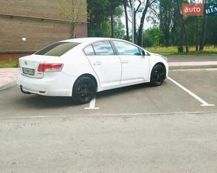 Білий Тойота Авенсіс, об'ємом двигуна 2 л та пробігом 240 тис. км за 7800 $, фото 1 на Automoto.ua