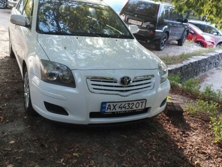 Білий Тойота Авенсіс, об'ємом двигуна 2 л та пробігом 350 тис. км за 3500 $, фото 1 на Automoto.ua