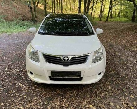 Білий Тойота Авенсіс, об'ємом двигуна 2.2 л та пробігом 241 тис. км за 8200 $, фото 1 на Automoto.ua