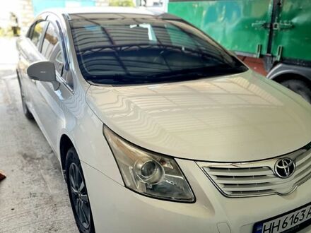 Білий Тойота Авенсіс, об'ємом двигуна 2 л та пробігом 220 тис. км за 7600 $, фото 1 на Automoto.ua