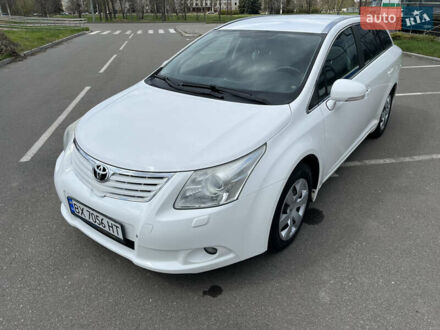 Білий Тойота Авенсіс, об'ємом двигуна 2 л та пробігом 255 тис. км за 8100 $, фото 1 на Automoto.ua