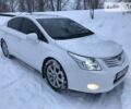 Белый Тойота Авенсис, объемом двигателя 2 л и пробегом 220 тыс. км за 12200 $, фото 1 на Automoto.ua