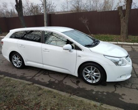 Белый Тойота Авенсис, объемом двигателя 2.2 л и пробегом 310 тыс. км за 8900 $, фото 1 на Automoto.ua