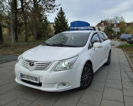 Белый Тойота Авенсис, объемом двигателя 1.99 л и пробегом 277 тыс. км за 9900 $, фото 1 на Automoto.ua