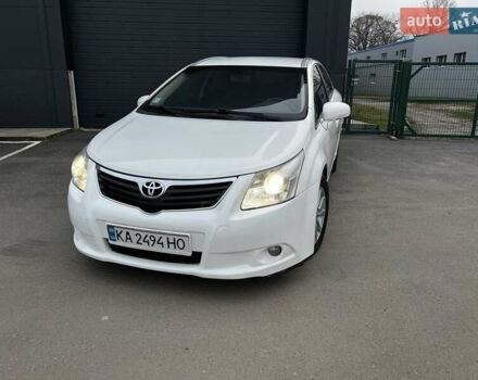 Белый Тойота Авенсис, объемом двигателя 1.8 л и пробегом 227 тыс. км за 7700 $, фото 1 на Automoto.ua