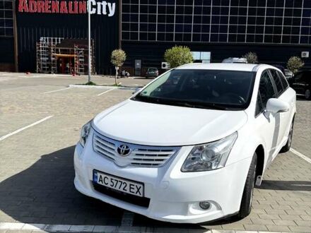 Белый Тойота Авенсис, объемом двигателя 2 л и пробегом 233 тыс. км за 8150 $, фото 1 на Automoto.ua