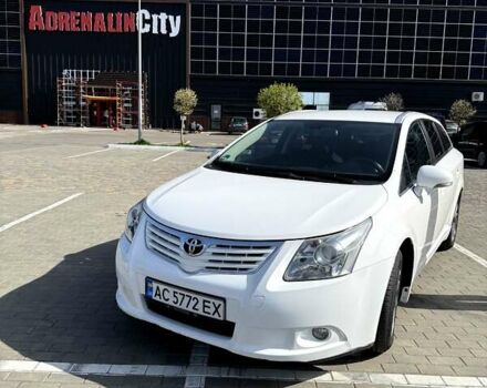 Белый Тойота Авенсис, объемом двигателя 2 л и пробегом 233 тыс. км за 8800 $, фото 1 на Automoto.ua