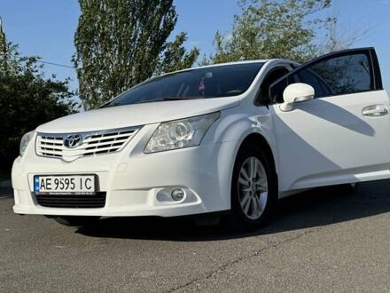 Білий Тойота Авенсіс, об'ємом двигуна 1.8 л та пробігом 117 тис. км за 10200 $, фото 1 на Automoto.ua
