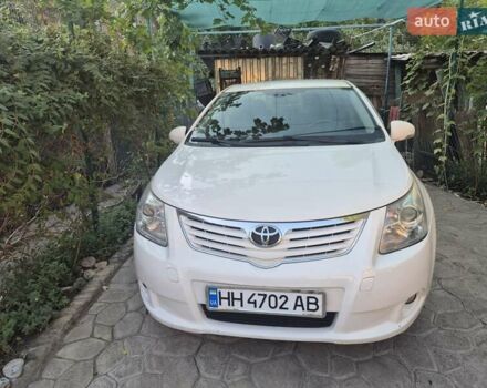 Белый Тойота Авенсис, объемом двигателя 1.8 л и пробегом 290 тыс. км за 8050 $, фото 1 на Automoto.ua