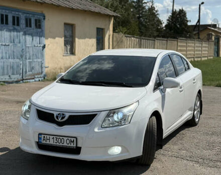 Белый Тойота Авенсис, объемом двигателя 1.99 л и пробегом 97 тыс. км за 12700 $, фото 1 на Automoto.ua
