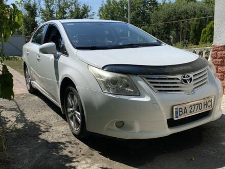 Тойота Авенсис 2011 в Гайвороне на Automoto.ua Белый Тойота Авенсис, объемом двигателя 1.8 л и пробегом 238 тыс. км за 10000 $, фото 1 на Automoto.ua