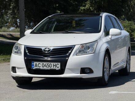 Белый Тойота Авенсис, объемом двигателя 2 л и пробегом 160 тыс. км за 9346 $, фото 1 на Automoto.ua