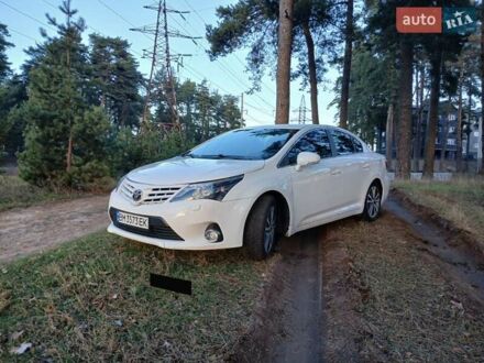 Белый Тойота Авенсис, объемом двигателя 2 л и пробегом 195 тыс. км за 10800 $, фото 1 на Automoto.ua