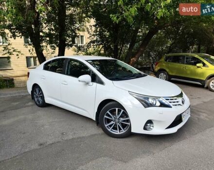 Белый Тойота Авенсис, объемом двигателя 2 л и пробегом 187 тыс. км за 11200 $, фото 1 на Automoto.ua