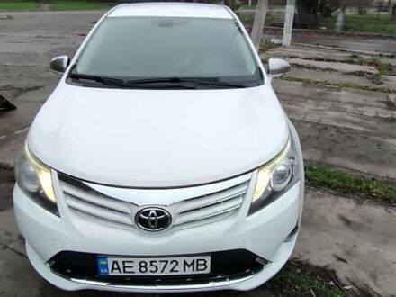 Белый Тойота Авенсис, объемом двигателя 1.8 л и пробегом 257 тыс. км за 9600 $, фото 1 на Automoto.ua