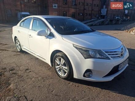 Тойота Авенсис 2012 в Житомире на Automoto.ua Белый Тойота Авенсис, объемом двигателя 1.8 л и пробегом 255 тыс. км за 9500 $, фото 1 на Automoto.ua