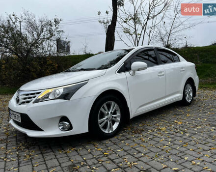 Белый Тойота Авенсис, объемом двигателя 1.8 л и пробегом 135 тыс. км за 12700 $, фото 1 на Automoto.ua