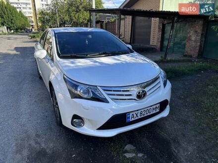 Тойота Авенсіс 2012 у Харкові на Automoto.ua Білий Тойота Авенсіс, об'ємом двигуна 1.99 л та пробігом 222 тис. км за 12300 $, фото 1 на Automoto.ua