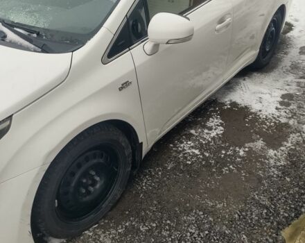 Белый Тойота Авенсис, объемом двигателя 2.2 л и пробегом 295 тыс. км за 8700 $, фото 1 на Automoto.ua