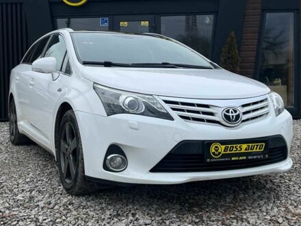 Белый Тойота Авенсис, объемом двигателя 2.2 л и пробегом 262 тыс. км за 11200 $, фото 1 на Automoto.ua