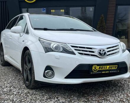 Белый Тойота Авенсис, объемом двигателя 2.2 л и пробегом 262 тыс. км за 11200 $, фото 1 на Automoto.ua