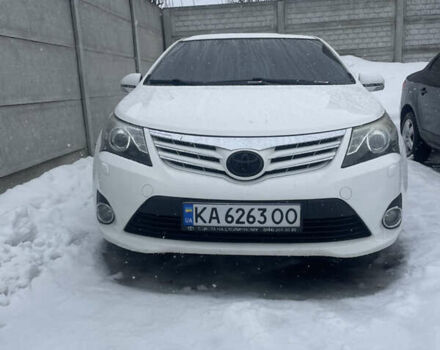 Белый Тойота Авенсис, объемом двигателя 1.99 л и пробегом 193 тыс. км за 10900 $, фото 1 на Automoto.ua