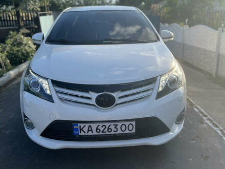 Тойота Авенсис 2012 в Киеве на Automoto.ua Белый Тойота Авенсис, объемом двигателя 2 л и пробегом 188 тыс. км за 11800 $, фото 1 на Automoto.ua