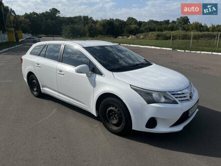 Тойота Авенсис 2012 в Прилуках на Automoto.ua Белый Тойота Авенсис, объемом двигателя 2 л и пробегом 330 тыс. км за 9800 $, фото 1 на Automoto.ua