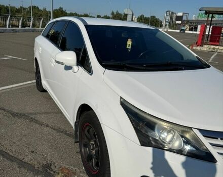 Білий Тойота Авенсіс, об'ємом двигуна 1.8 л та пробігом 259 тис. км за 8800 $, фото 1 на Automoto.ua